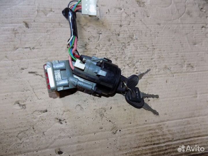 Замок зажигания Chevrolet niva