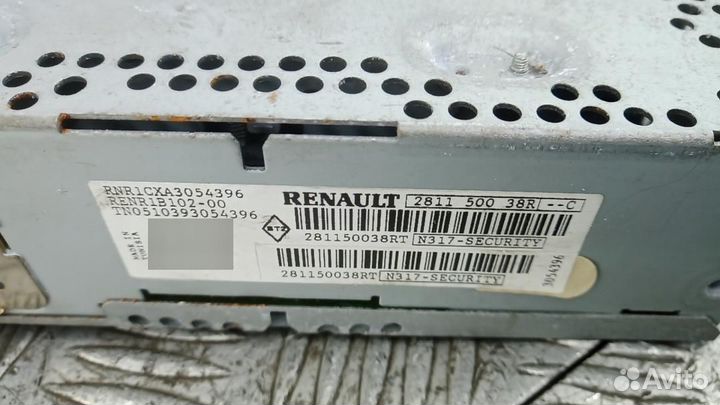 Магнитола Renault Clio 3 рест. 2010 281150038R