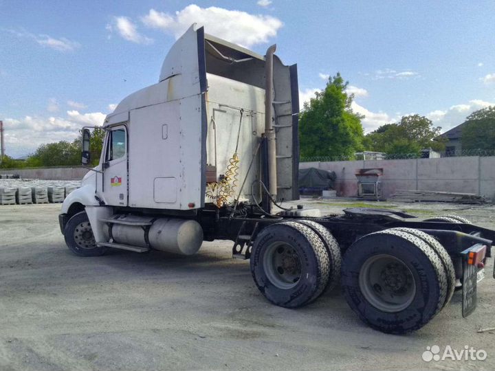 Freightliner Columbia, 2002