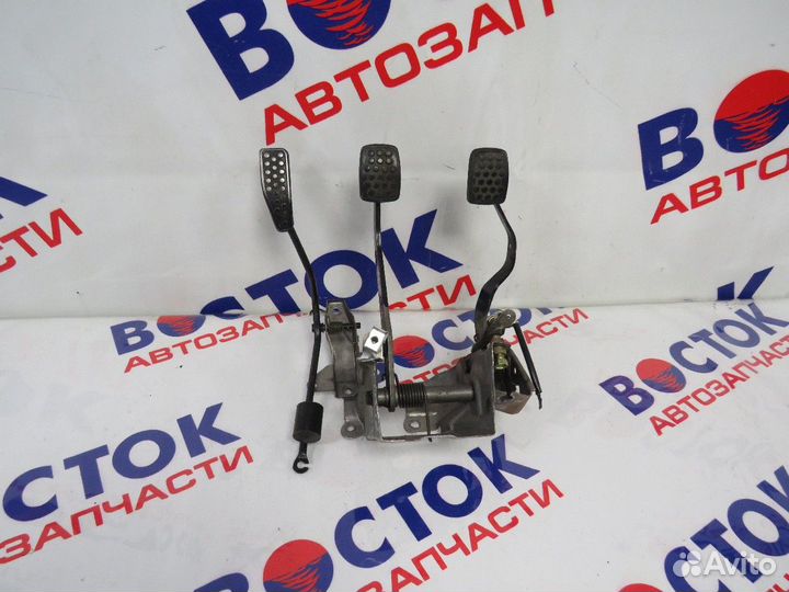 Педаль тормоза toyota duet M100A, M101A, M110A, M111A