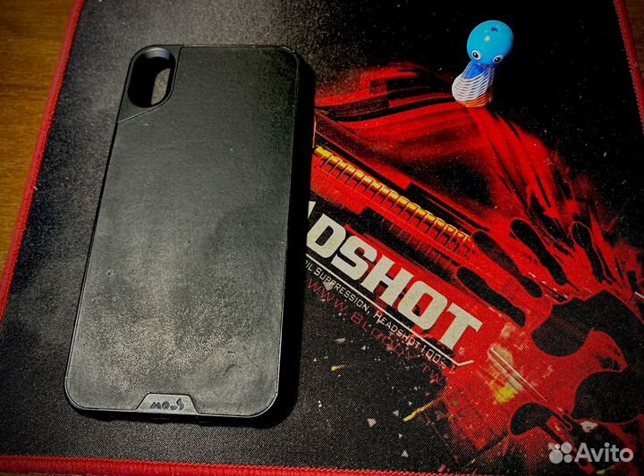 Защитный противоударный чехол фирмы Mous Case