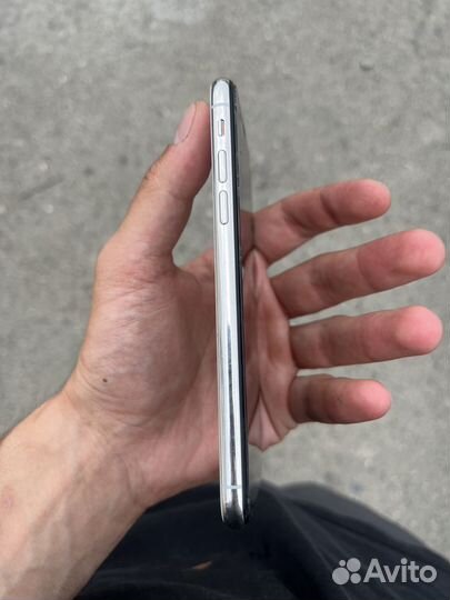 iPhone X, 64 ГБ
