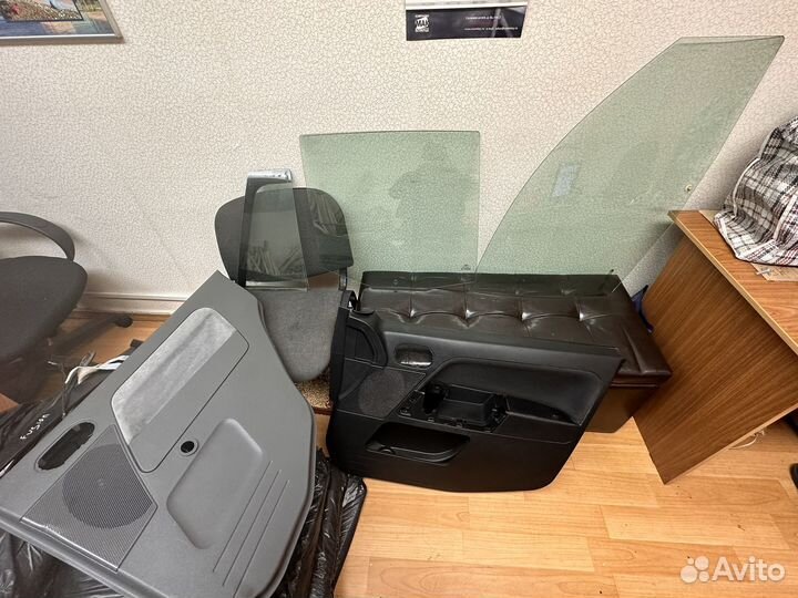 Стекло двери правое Ford fusion