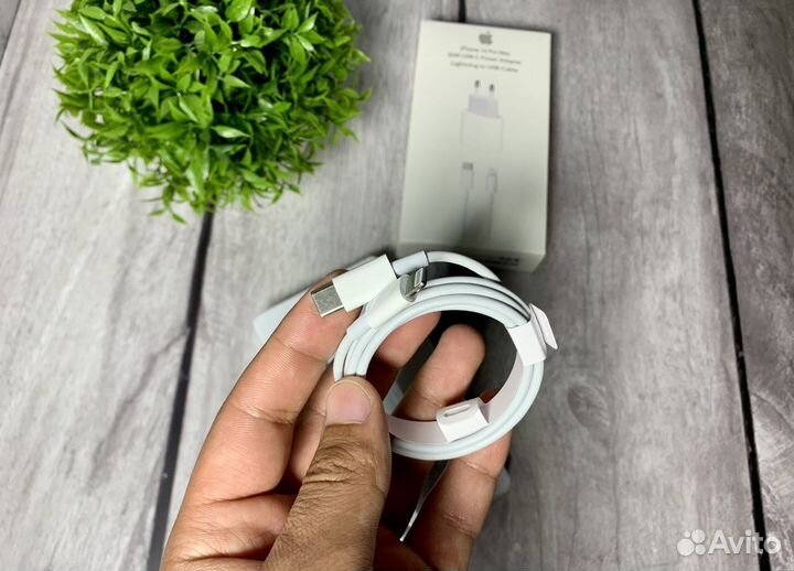 Зарядка на iPhone быстрая USB-C 20W