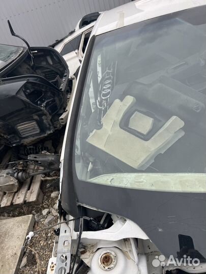 Молдинг лобового стекла Ситроен С 4