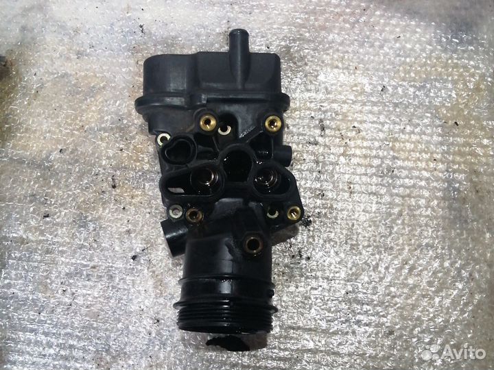 Корпус масляного фильтра Volkswagen Passat b6, BVY