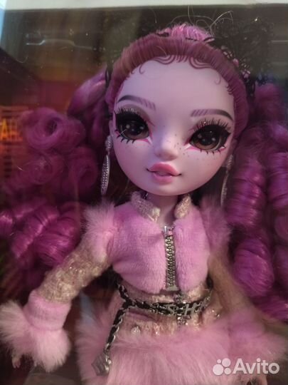 Rainbow High Costume Ball Лола