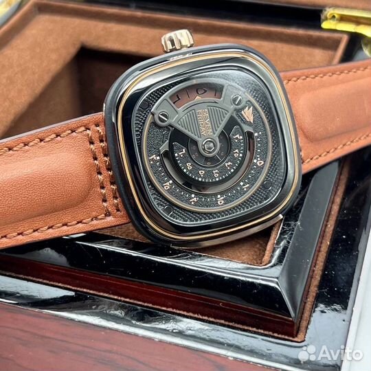 Часы SevenFriday