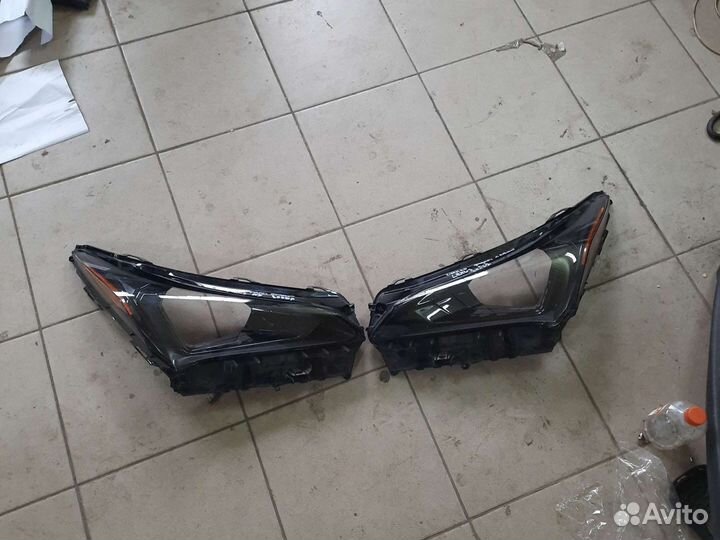 Стекло фары левой правой Lexus NX