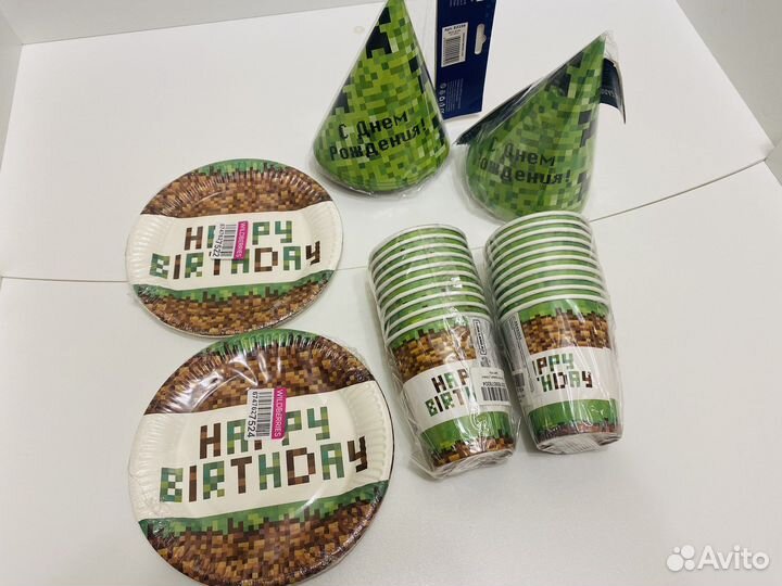 Посуда одноразовая, хлопушки, растяжка Minecraft