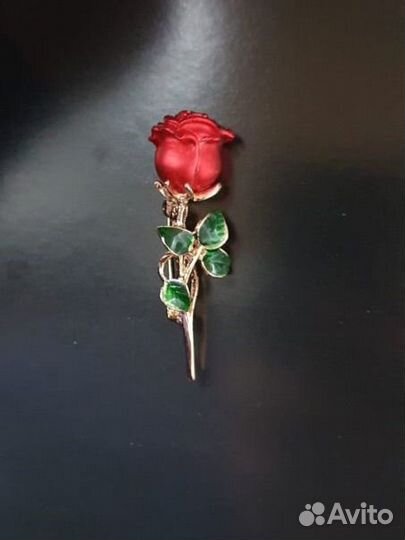 Брошь цветок роза красная
