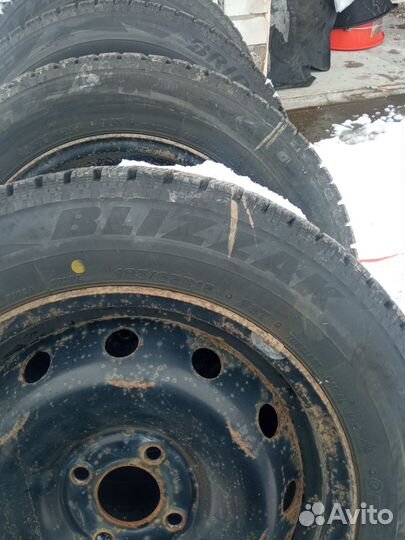 Bridgestone Blizzak Spike-02 185/65 R15 88T