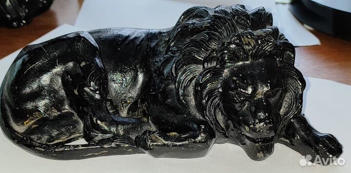 Статуэтка лев