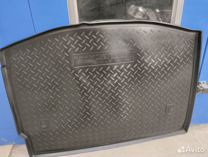 Коврик багажника Рено Меган 3 хэтчбек