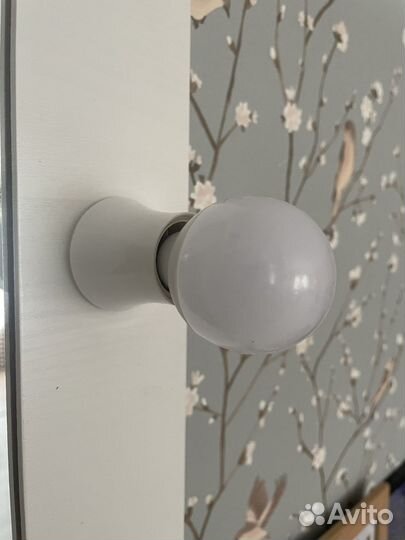 Гримерное зеркало с лампочками