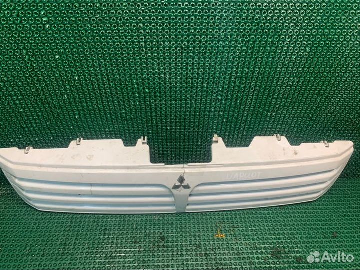 Решетка радиатора Mitsubishi Chariot N94W 4G64