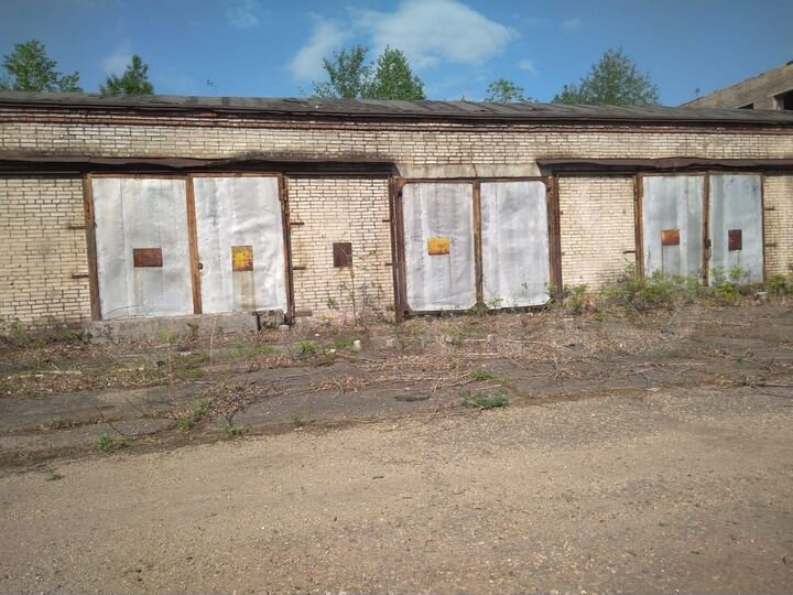 Гараж, > 30 м²