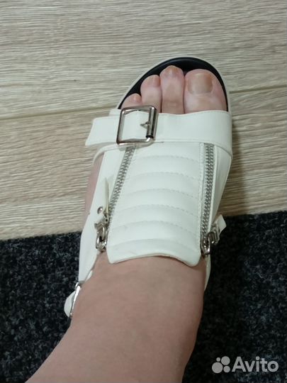 Босоножки женские 39 размер