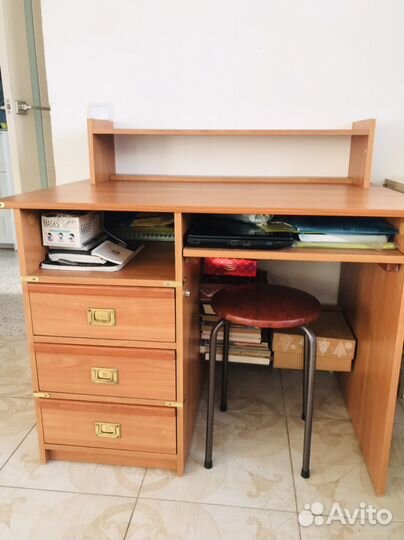 Письменный стол