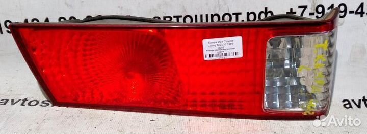 Фонарь задний внутренний левый Toyota Camry хv20