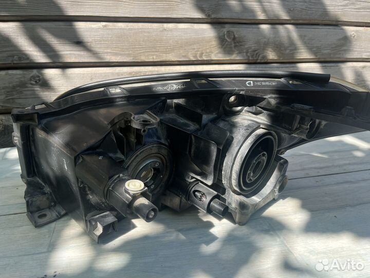 Фара правая toyota rav4