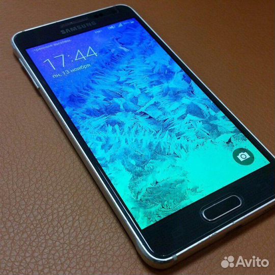 Смартфон Samsung Galaxy Alpha SM-G850F 32GB