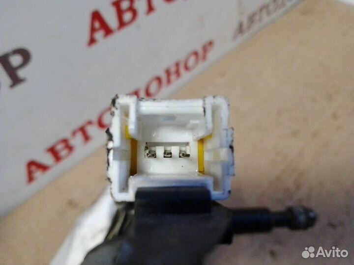 Моторчик дворника задний Nissan Primera P12