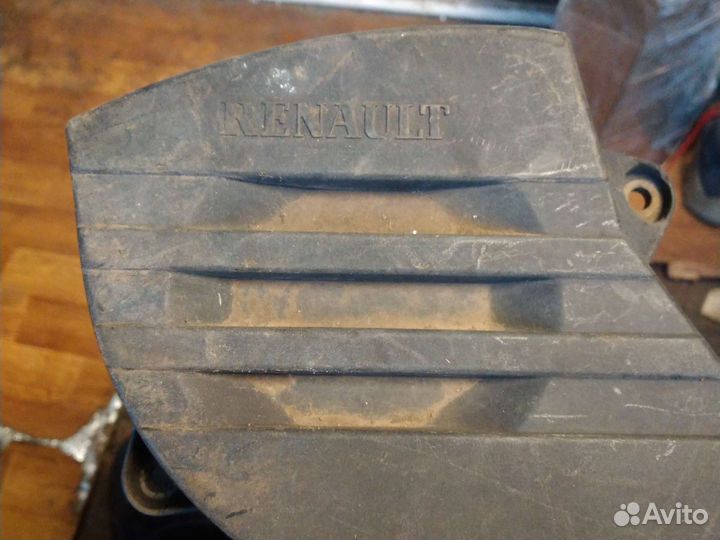 Крышка ремня грм Renault Megane