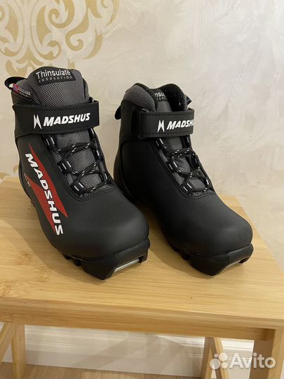 Лыжные ботинки детские 31 размер