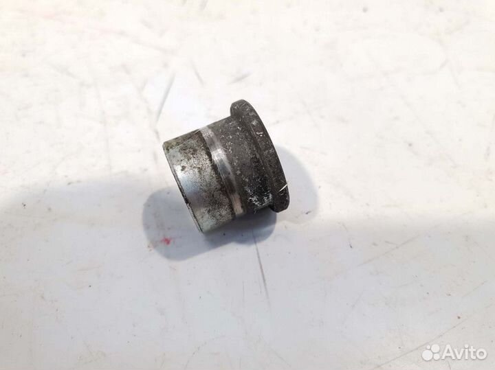 Ось заднего колеса Kawasaki zzr 400 1993