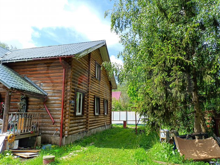 Дом 220 м² на участке 13,5 сот.