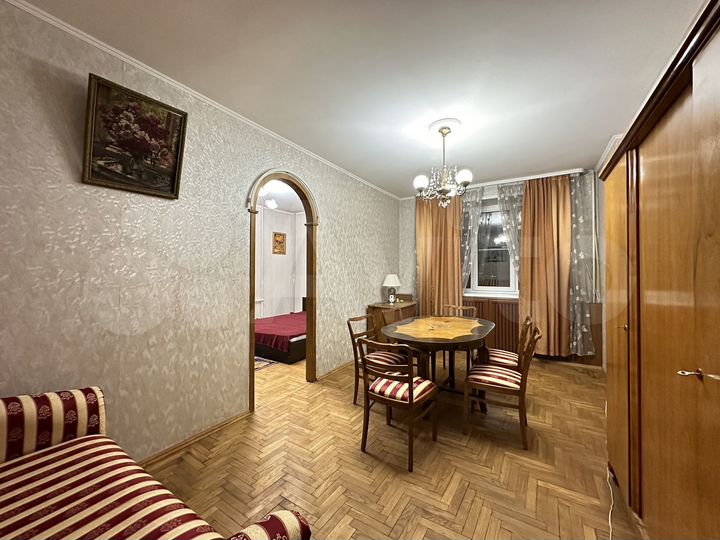 2-к. квартира, 46 м², 1/14 эт.