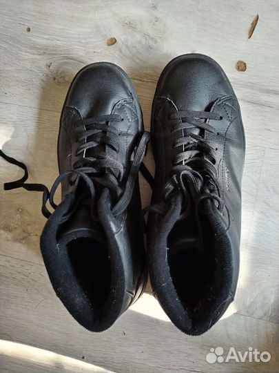 Школьный костюм (7 кл)и кожаные туфли 39 размер