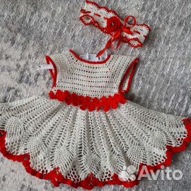 Вязаное платье с ажурными дорожками для девочки