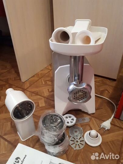 Мясорубка на запчасти электрическая binatone
