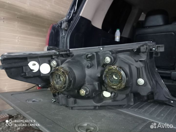 Фары на toyota land cruiser 200