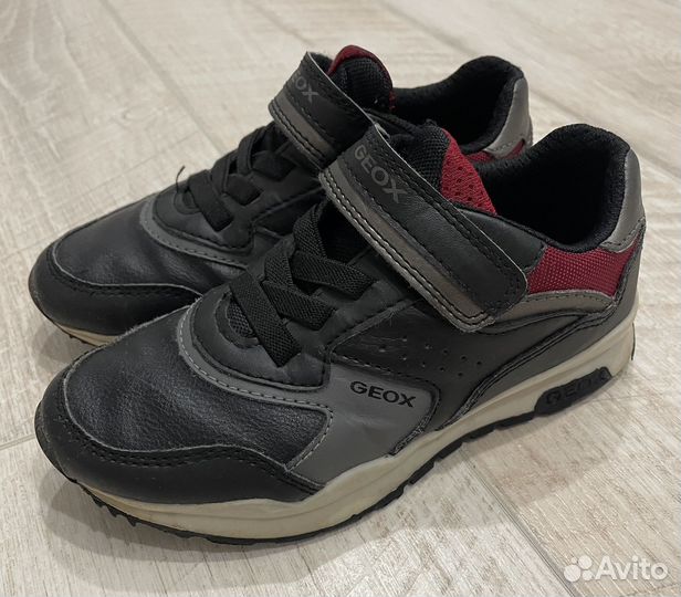 Кроссовки geox
