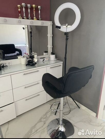 Аренда рабочего места кушетки и столика бровиста