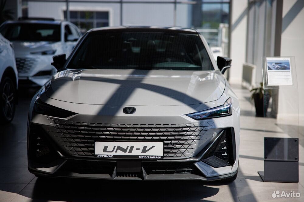 Changan UNI-V 1.5 AMT, 2025