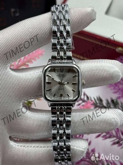 Часы наручные женские