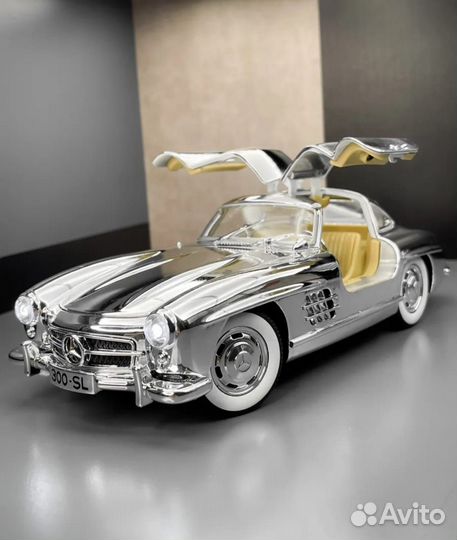 Металлическая машинка Mercedes-Benz 300SL Хром