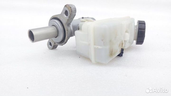 Главный тормозной цилиндр Renault Duster HS