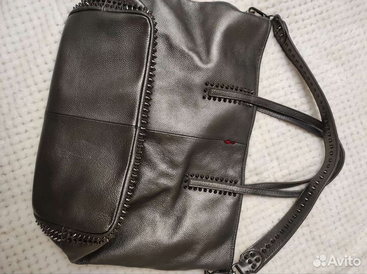 Женская кожаная сумка Christian Louboutin