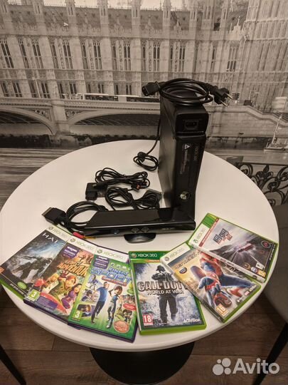 Xbox 360 (250 Gb) + 6 игр, руль, два геймпада