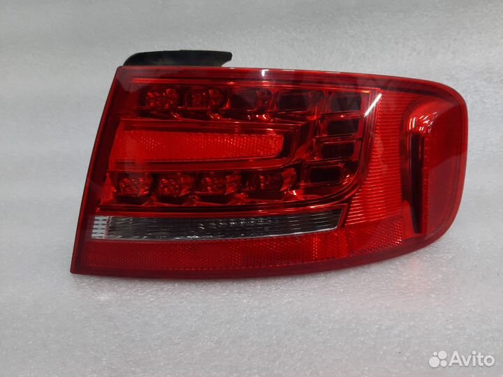 Левый стоп в крыло Audi a4 b8 LED