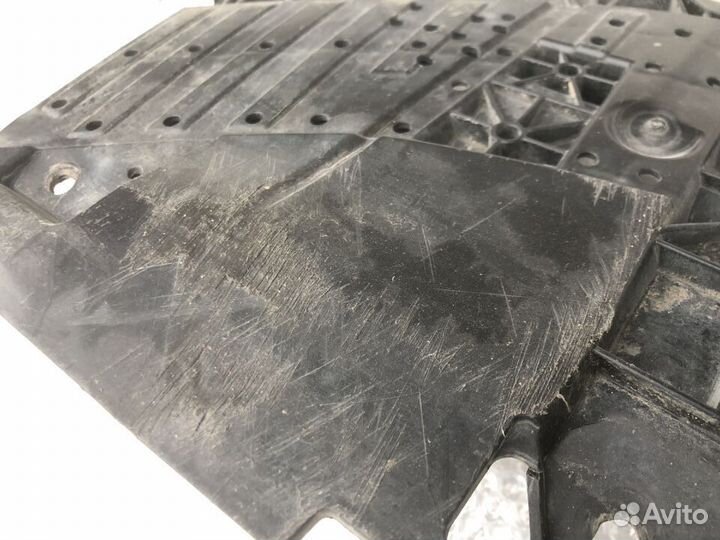 Пыльник бампера передний Audi Q3