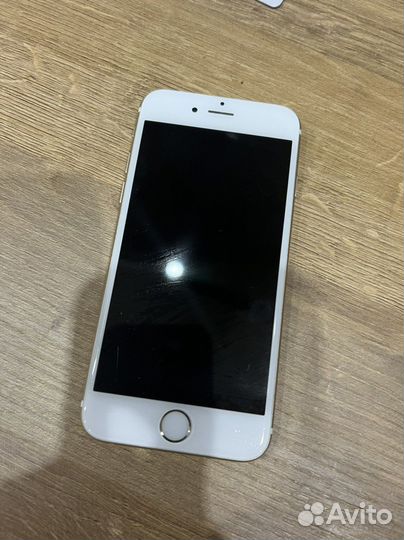 Телефон iPhone 6s