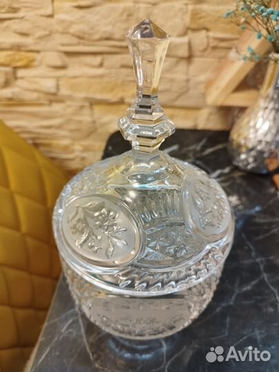 Ваза для конфет с крышкой Кристал