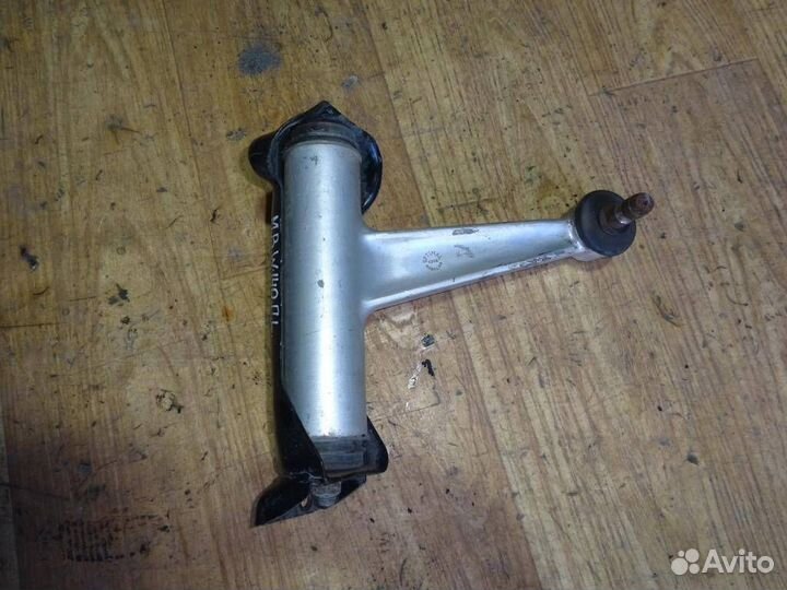 Рычаг передний верхний левый задний Mercedes Benz