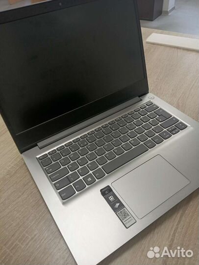 Ноутбук lenovo